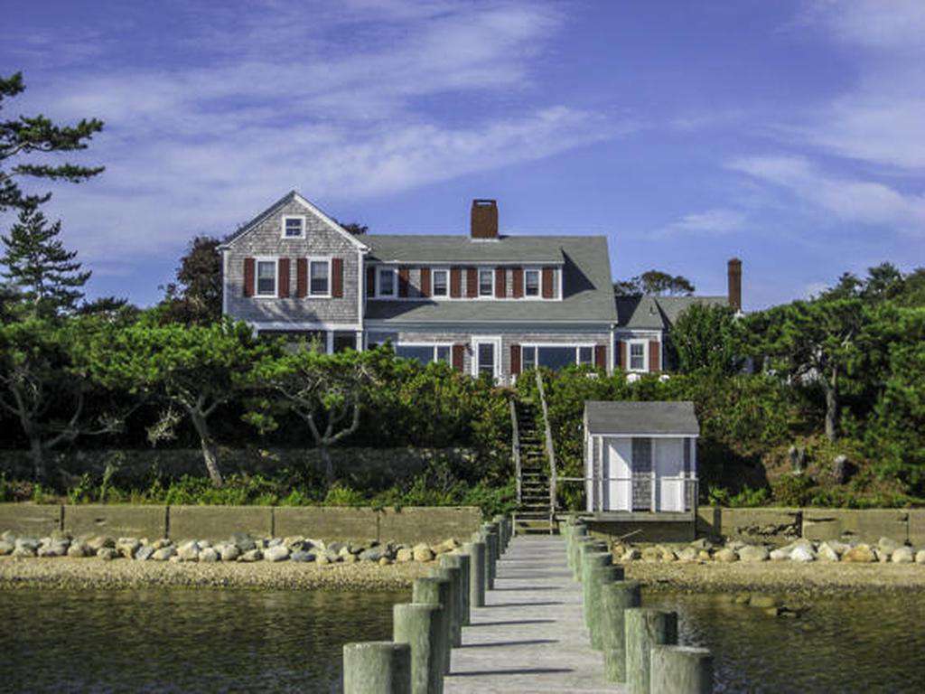 17 Edgartown Bay Road