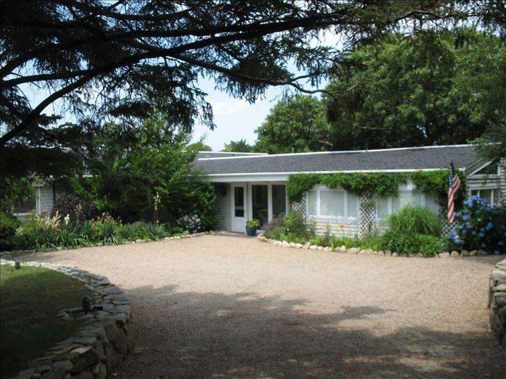 29 Naushon Road