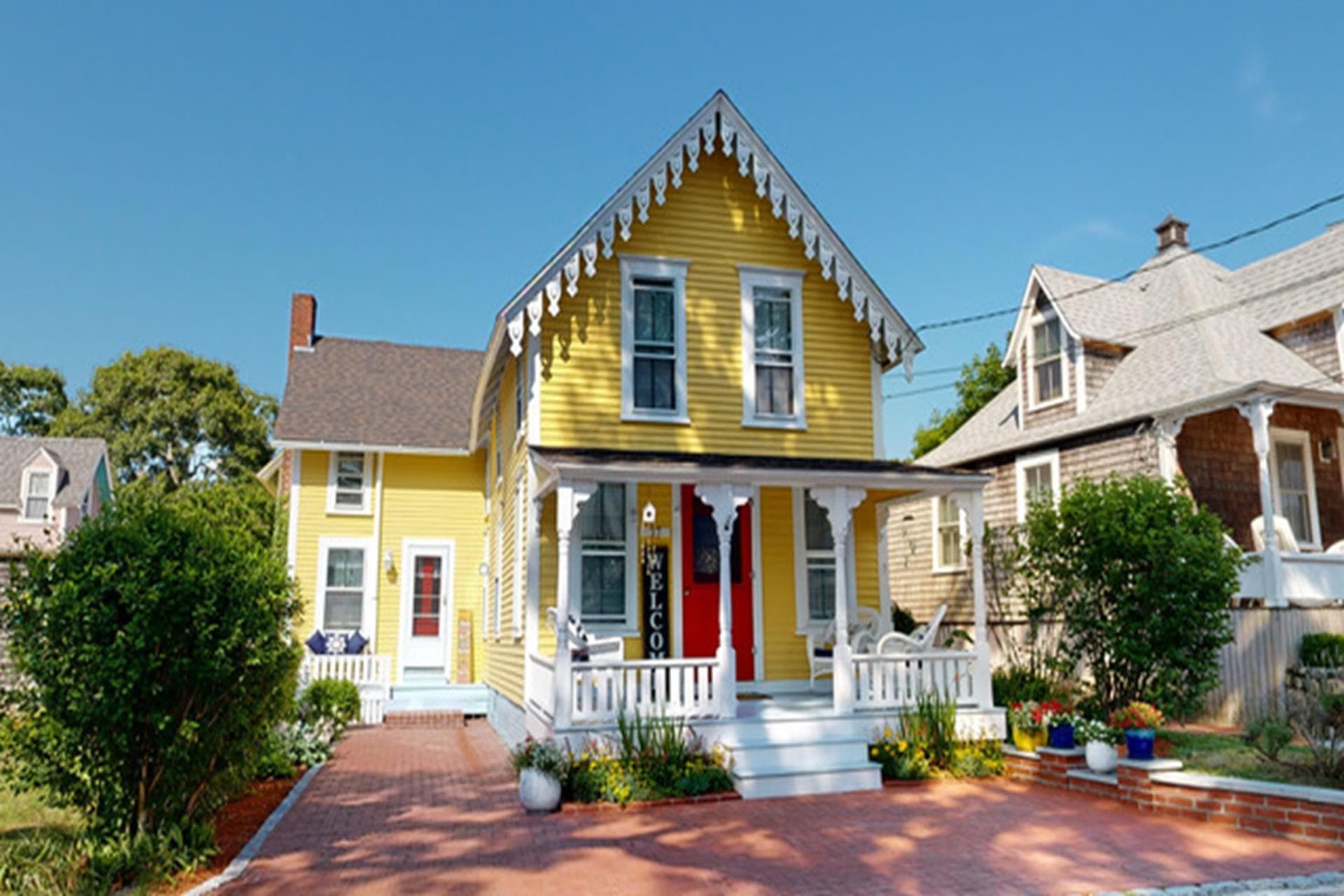 In Town Victorian with large back yard