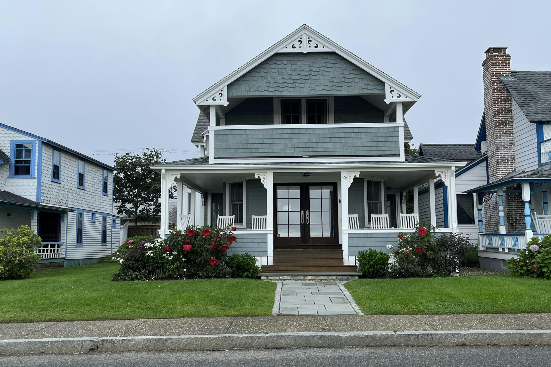 House on 27 Ocean Avenue in Oak Bluffs